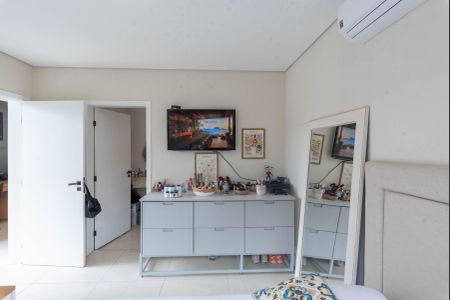 Casa de condomínio à venda com 318m², 3 quartos e 4 vagasSuíte 3