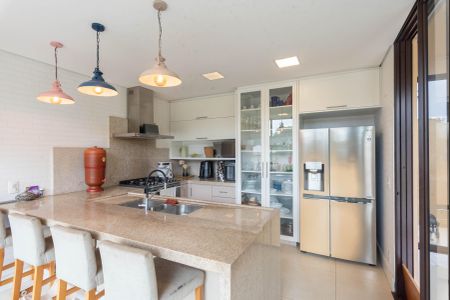 Casa de condomínio à venda com 318m², 3 quartos e 4 vagasCozinha