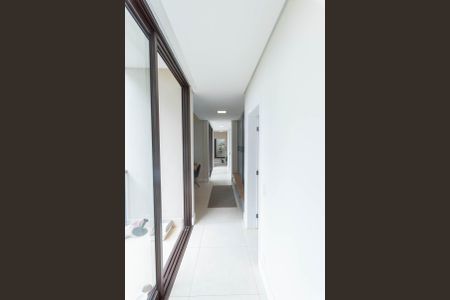 Casa de condomínio à venda com 318m², 3 quartos e 4 vagasCorredor