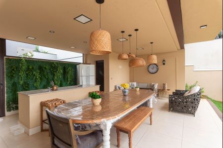 Casa de condomínio à venda com 318m², 3 quartos e 4 vagasEspaço Gourmet