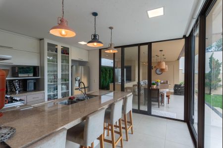 Casa de condomínio à venda com 318m², 3 quartos e 4 vagasCozinha