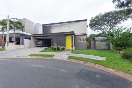 Casa de condomínio à venda com 318m², 3 quartos e 4 vagasFachada