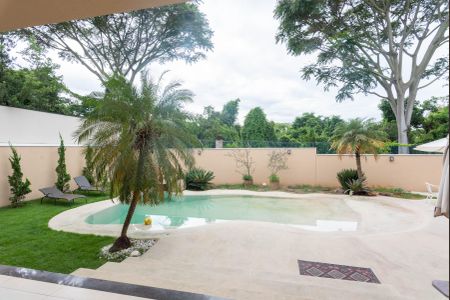 Casa de condomínio à venda com 318m², 3 quartos e 4 vagasPiscina