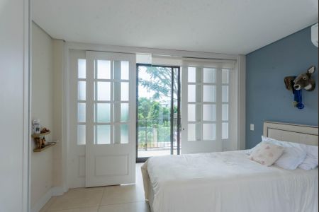 Casa de condomínio à venda com 318m², 3 quartos e 4 vagasSuíte 2