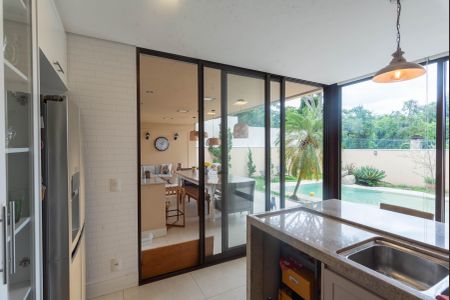 Casa de condomínio à venda com 318m², 3 quartos e 4 vagasCozinha