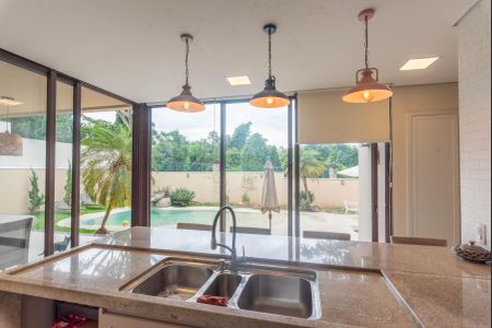 Casa de condomínio à venda com 318m², 3 quartos e 4 vagasCozinha