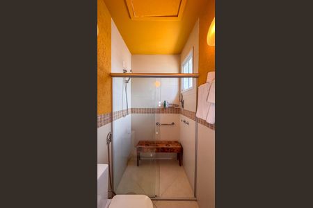 Casa para alugar com 415m², 3 quartos e 5 vagasBanheiro da Suíte 2