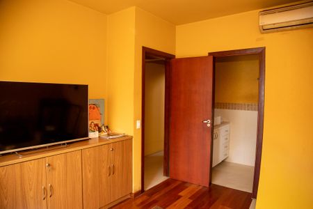 Casa para alugar com 415m², 3 quartos e 5 vagasQuarto 2 - Suíte