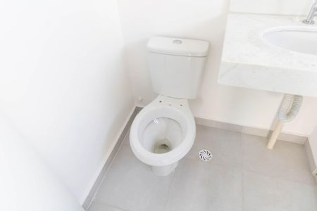 Apartamento para alugar com 58m², 2 quartos e 1 vaga Apartamento para alugar com 58m², 2 quartos e 1 vagaBanheiro do Quarto 2