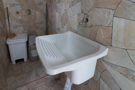 Casa para alugar com 45m², 3 quartos e sem vagaÁrea de Serviço