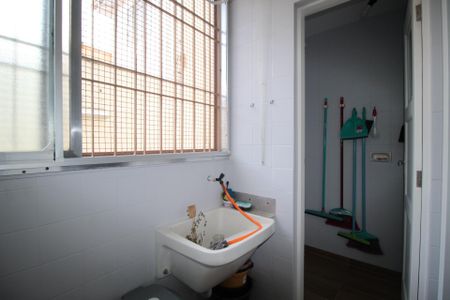 Apartamento para alugar com 65m², 3 quartos e 1 vagaÁrea de Serviço