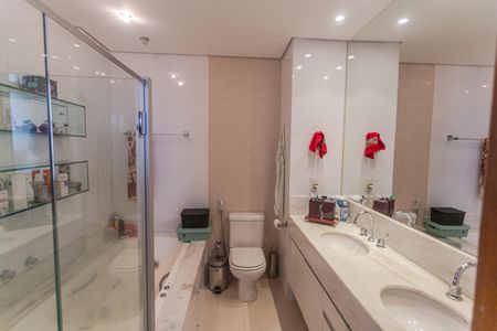 Apartamento para alugar com 450m², 3 quartos e 4 vagasBanheiro da Suíte 1