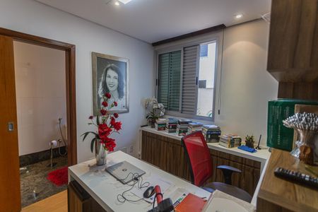 Apartamento para alugar com 450m², 3 quartos e 4 vagasSuíte 2/Escritório