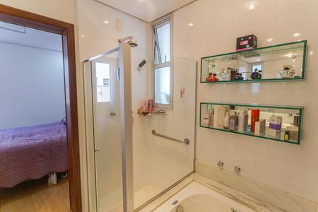 Apartamento para alugar com 450m², 3 quartos e 4 vagasBanheiro da Suíte 1