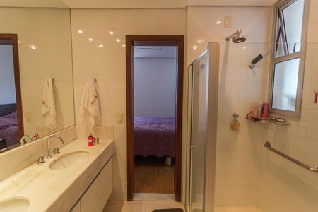 Apartamento para alugar com 450m², 3 quartos e 4 vagasBanheiro da Suíte 1