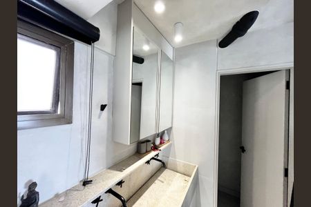 Apartamento à venda com 70m², 1 quarto e 1 vagaPia