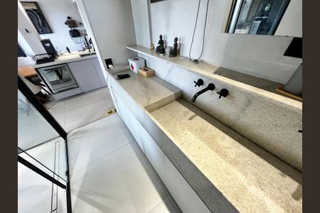 Apartamento à venda com 70m², 1 quarto e 1 vagaPia