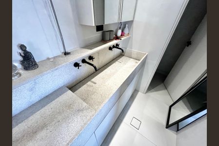 Apartamento à venda com 70m², 1 quarto e 1 vagaPia