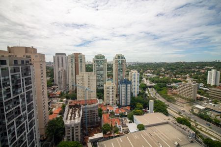 Studio para alugar com 32m², 1 quarto e 1 vaga Studio para alugar com 32m², 1 quarto e 1 vagaVaranda - Vista