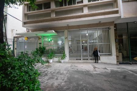 Apartamento à venda com 92m², 3 quartos e sem vaga Apartamento à venda com 92m², 3 quartos e sem vagaFachada e portaria