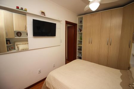 Apartamento à venda com 57m², 2 quartos e 1 vagaQuarto 1