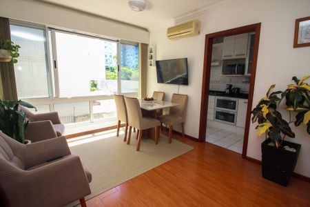 Sala de apartamento à venda com 2 quartos, 57m² em Cristal, Porto Alegre