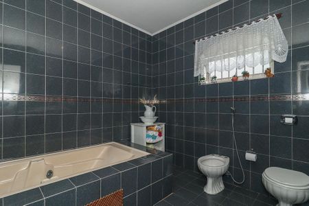 Casa à venda com 178m², 3 quartos e 2 vagasBanheiro da Suíte