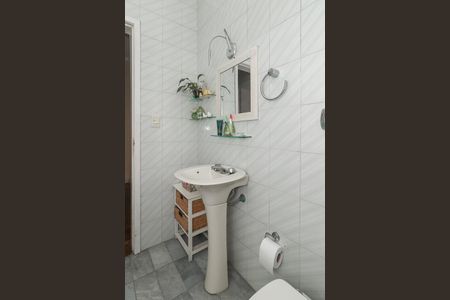 Casa à venda com 178m², 3 quartos e 2 vagasBanheiro