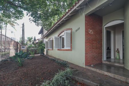 Casa à venda com 178m², 3 quartos e 2 vagasFachada