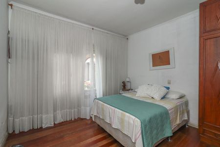 Casa à venda com 178m², 3 quartos e 2 vagasQuarto Suíte