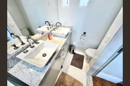 Apartamento à venda com 112m², 3 quartos e 3 vagasBanheiro da Suíte 3