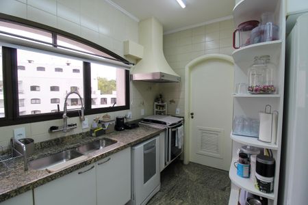 Apartamento à venda com 180m², 4 quartos e 3 vagasCozinha