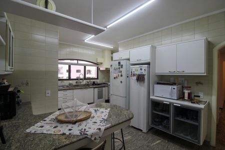 Apartamento à venda com 180m², 4 quartos e 3 vagasCozinha