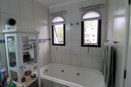 Apartamento à venda com 180m², 4 quartos e 3 vagasBanheiro Suíte 2