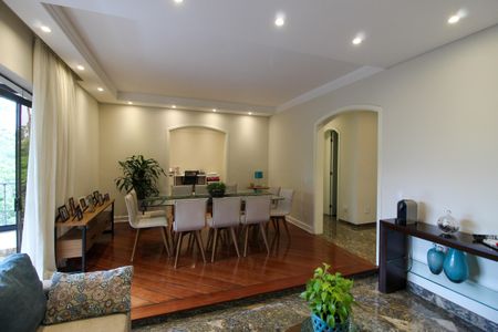 Apartamento à venda com 180m², 4 quartos e 3 vagasSala