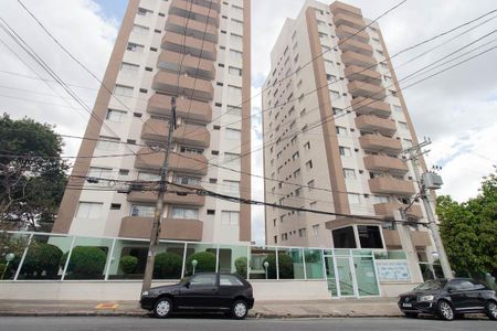 Apartamento para alugar com 70m², 2 quartos e 1 vagaFachada