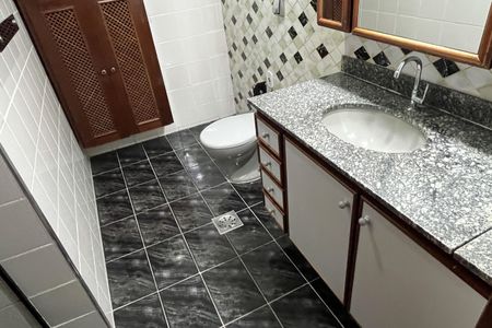 Apartamento para alugar com 138m², 3 quartos e 1 vagaBanheiro da Suíte