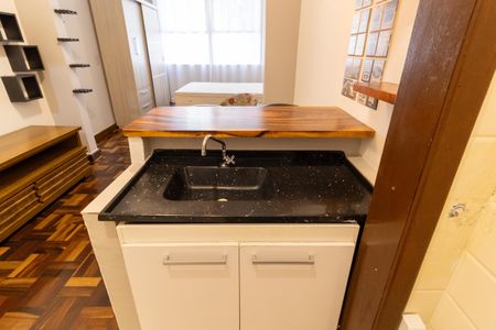 Sala/Cozinha de kitnet/studio para alugar com 1 quarto, 33m² em Santo Antônio, Porto Alegre