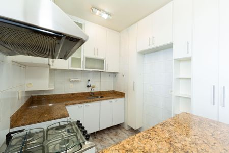 Apartamento à venda com 67m², 2 quartos e 2 vagasCOZINHA