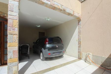 Casa à venda com 200m², 3 quartos e 2 vagasGaragem