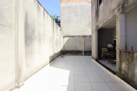 Casa à venda com 200m², 3 quartos e 2 vagasQuintal