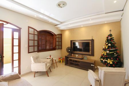 Casa à venda com 200m², 3 quartos e 2 vagasSala 1