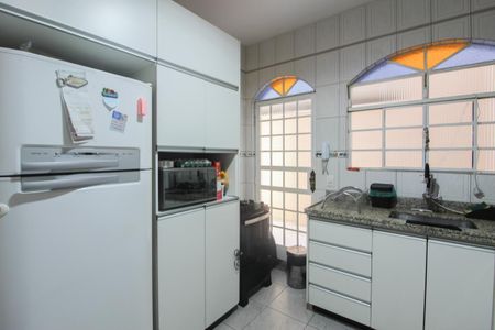 Casa à venda com 200m², 3 quartos e 2 vagasCozinha