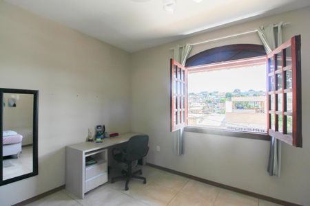 Casa à venda com 200m², 3 quartos e 2 vagasQuarto 2