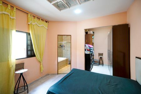 Casa à venda com 250m², 4 quartos e 2 vagasSuíte