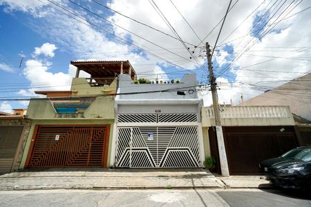 Casa à venda com 250m², 4 quartos e 2 vagasFachada