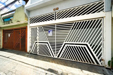 Casa à venda com 250m², 4 quartos e 2 vagasFachada