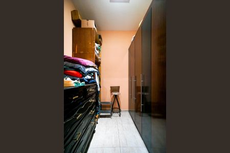 Casa à venda com 250m², 4 quartos e 2 vagasCloset da suíte