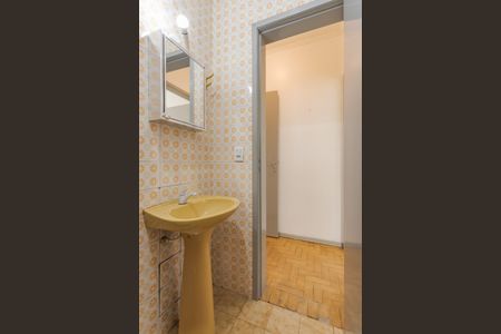 Banheiro de apartamento para alugar com 1 quarto, 65m² em Navegantes, Porto Alegre