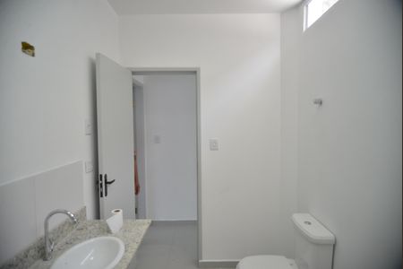 Casa à venda com 168m², 3 quartos e 2 vagasBanheiro Social